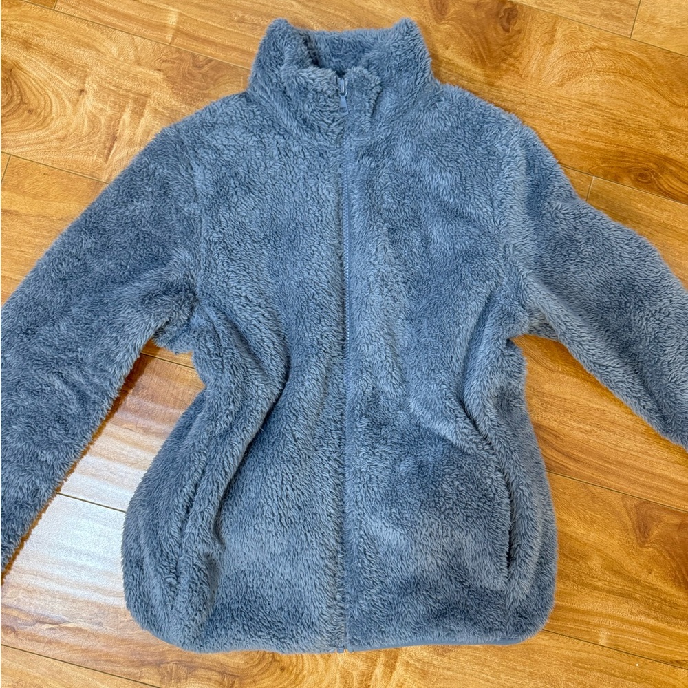 blue uniqlo fluffy yarn fleece full zip jacket